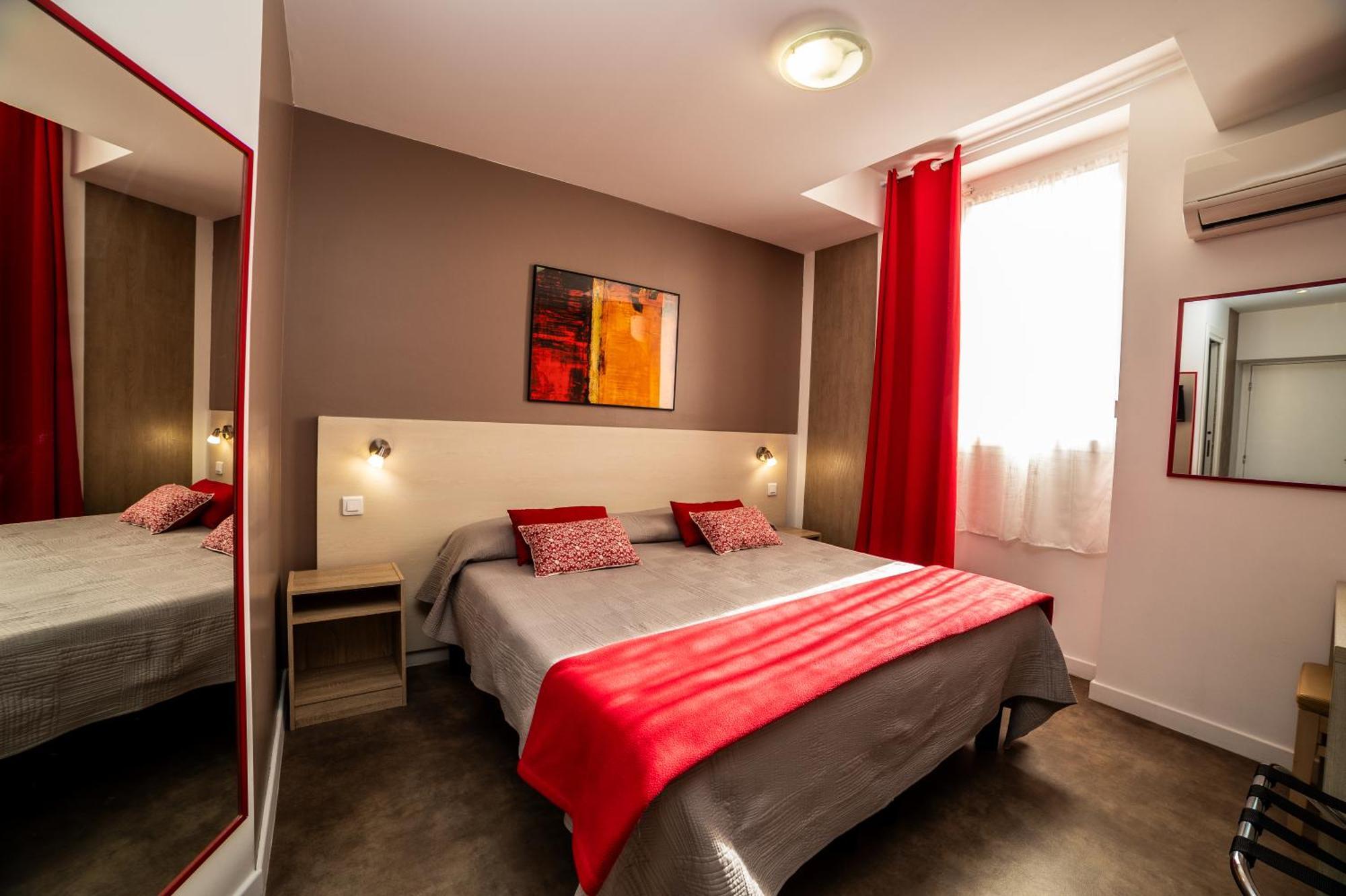 Parisien Hotel 2*