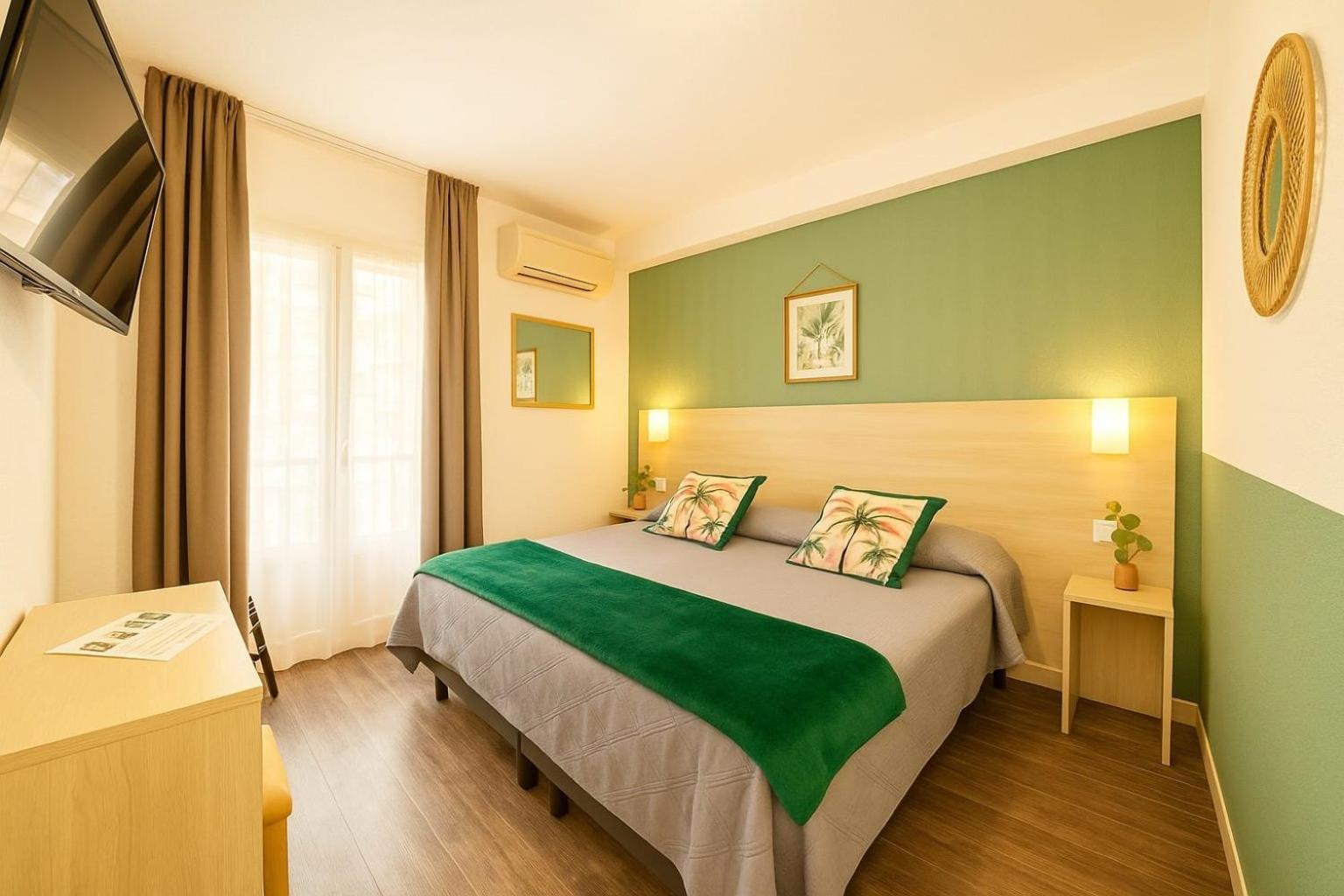 Hotel Parisien 2*