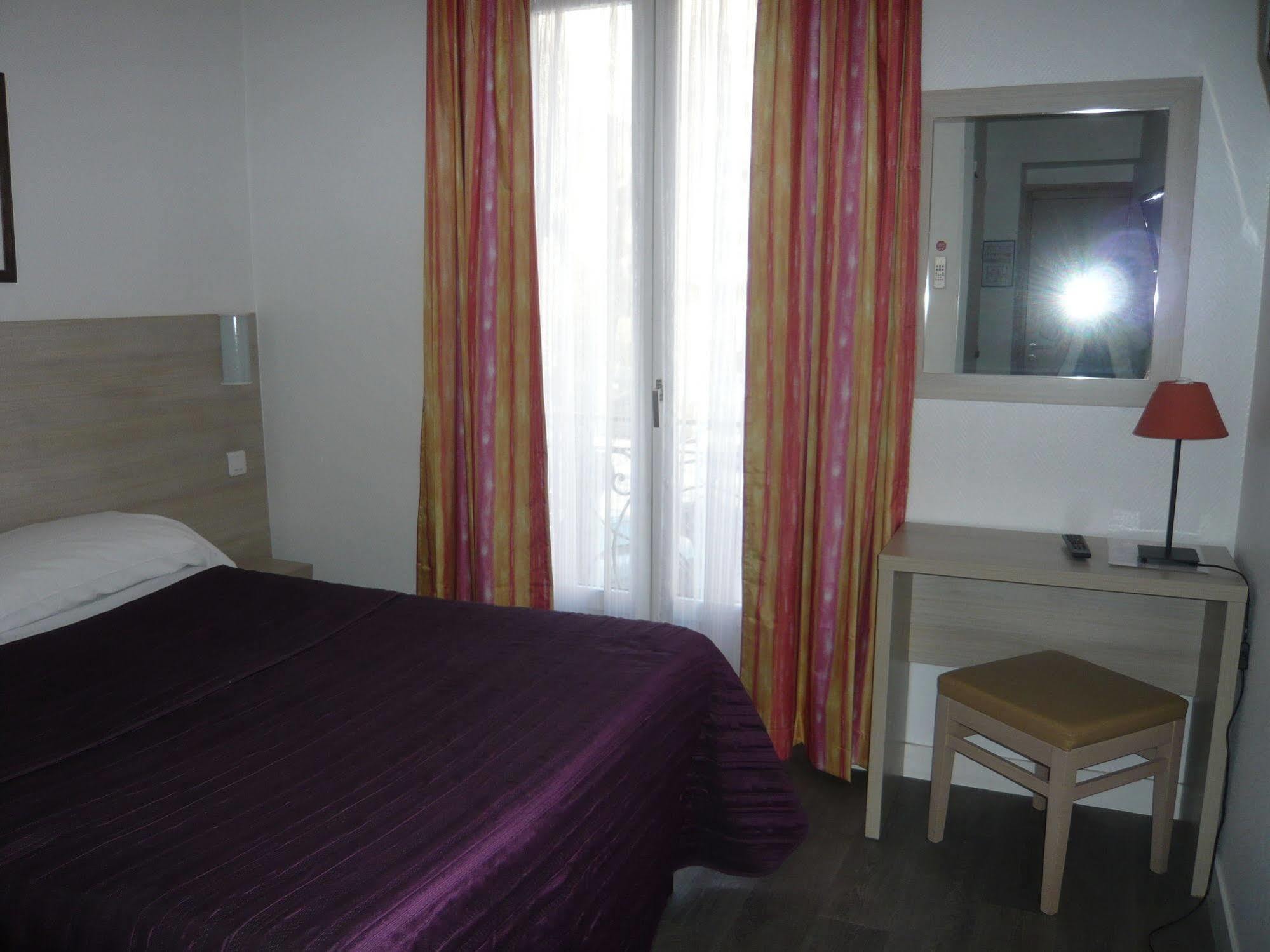 Hotel Parisien Menton