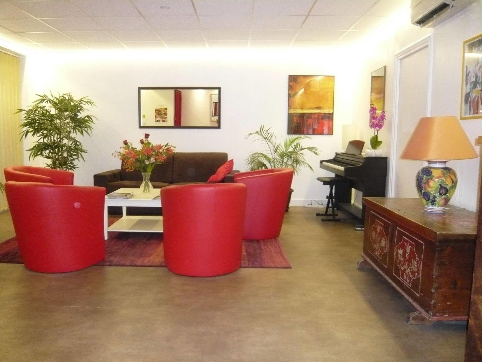 Hotel Parisien 2*