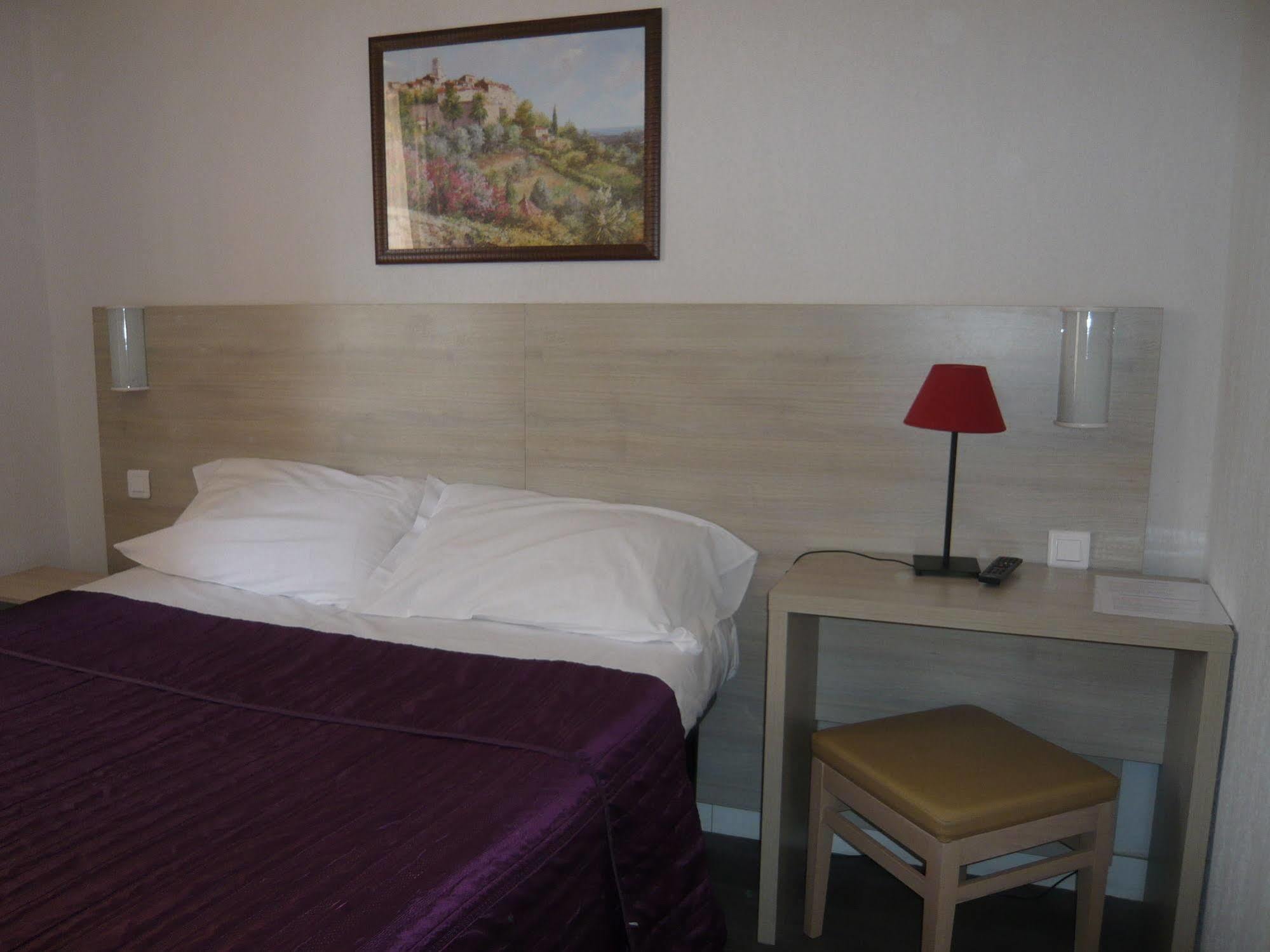Hotel Parisien Menton